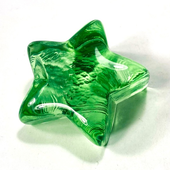 Fire & Light Other - 🎉LAST CALL🎉 Fire and Light Recycled Art Glass Star Green Paperweight Signed